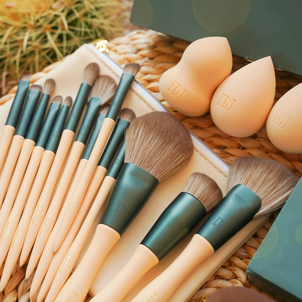 Makeup Brushes 14Pcs with 3Pcs Makeup Spong & Cosmetic Bag - Lime Mojito Series Makeup Brush Set for Foundation Blending Face Powder Blush Concealers Eye Shadows